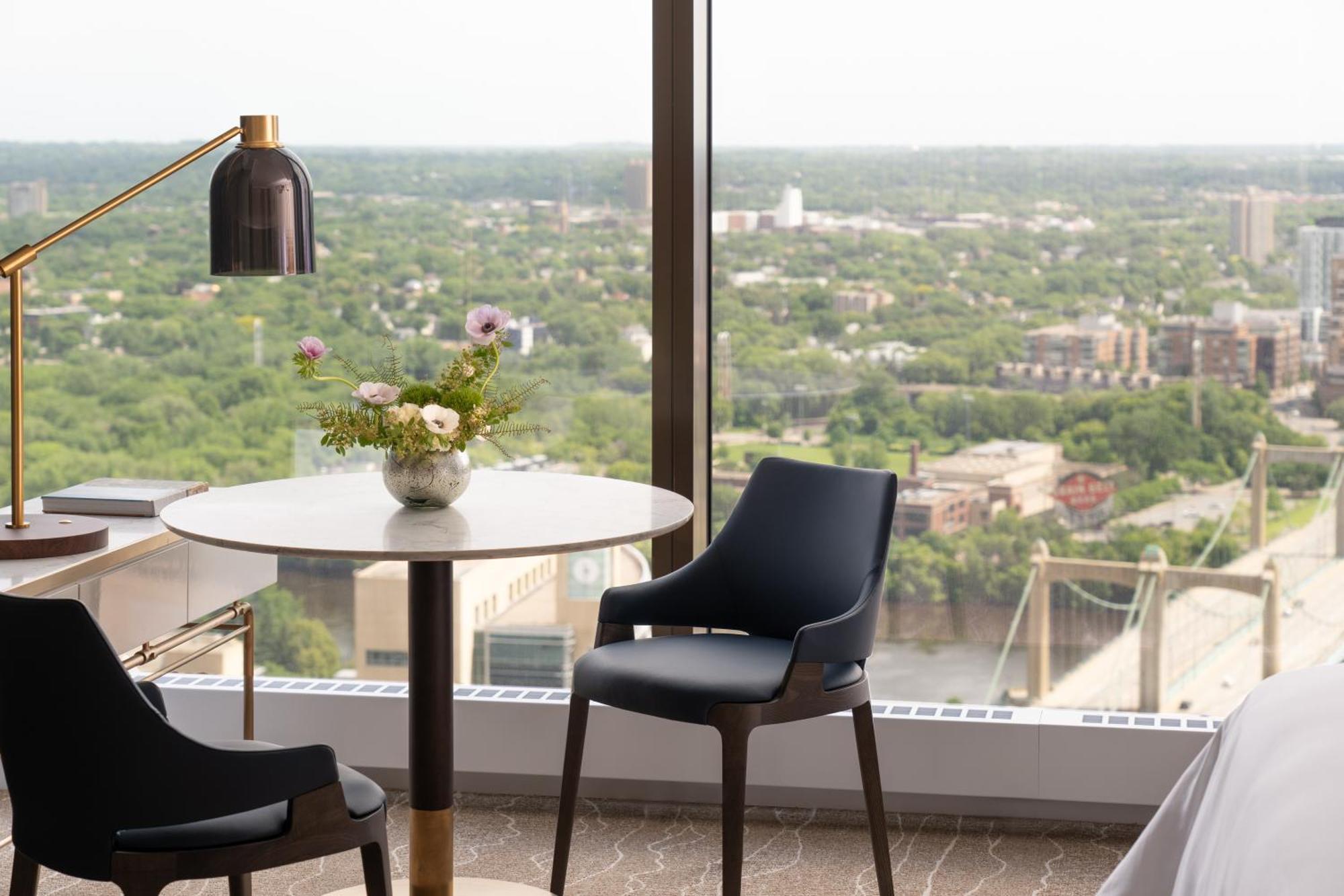Four Seasons Hotel Minneapolis Exterior photo